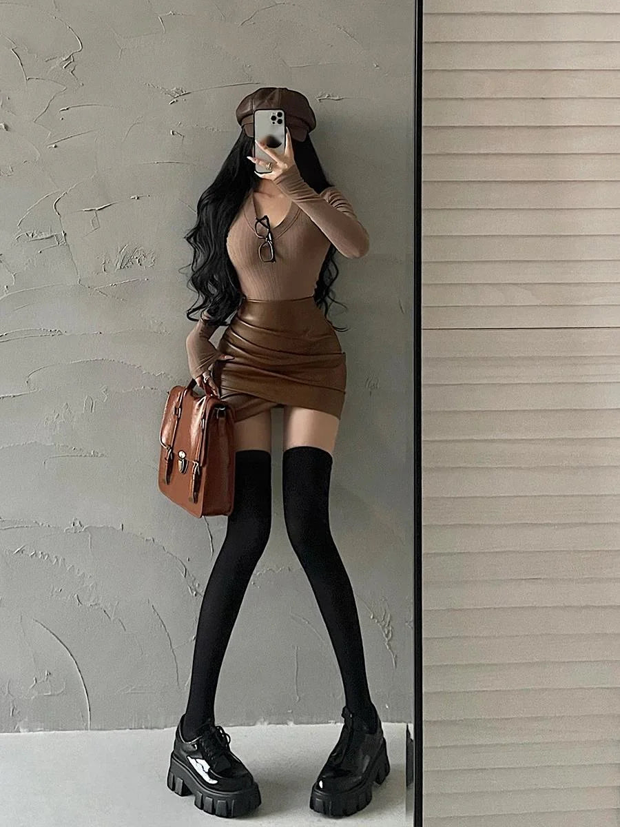 Sexy Kunstleder-Minirock mit Rüschen – Figurbetonter High-Waist Rock im A-Linien-Stil